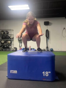 A women doing workout