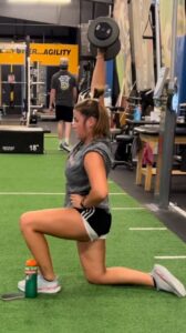 A women doing workout